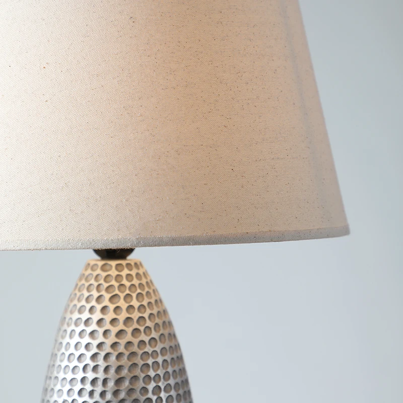 Wholesale high quality warm white light eye protection learning table lamp reading desk lamp for nordic style home furniture