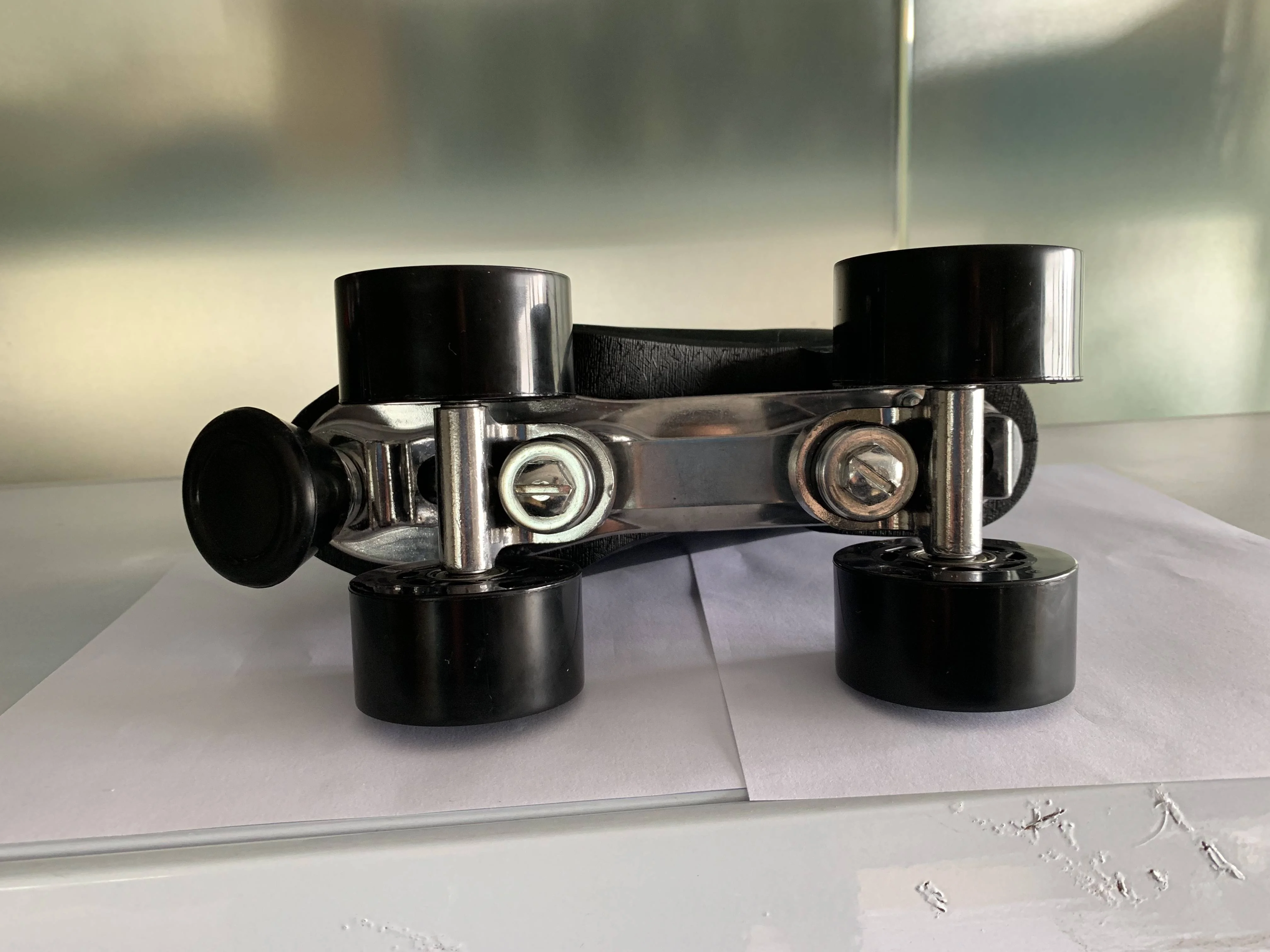 Custom high quality Synthetic leather vamp Roller rink rental high bounce PU wheel quad roller patines skates shoes