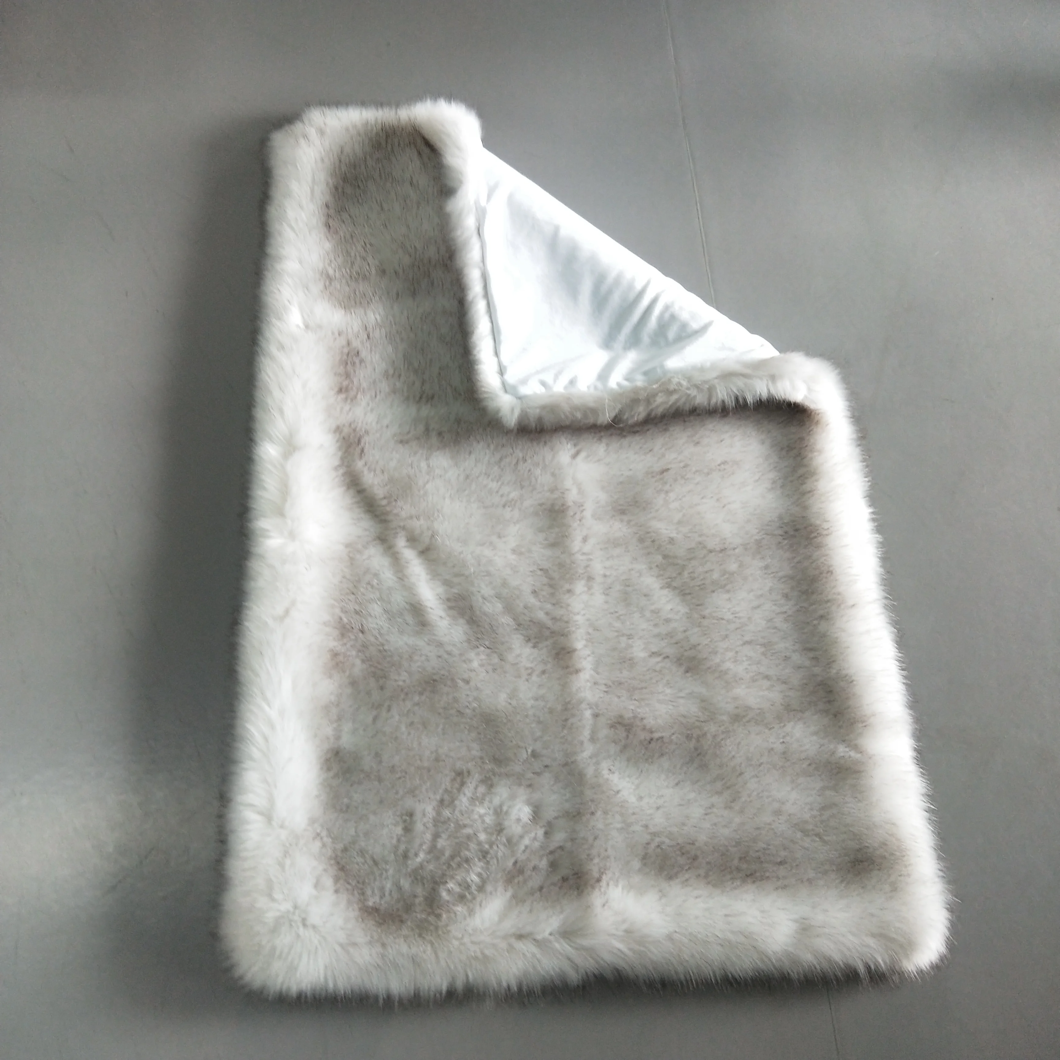 Заводская цена супер мягкая лиса искусственный мех пледы ковры прямоугольник Совет фиолетовый или Индивидуальные цвет одеяло