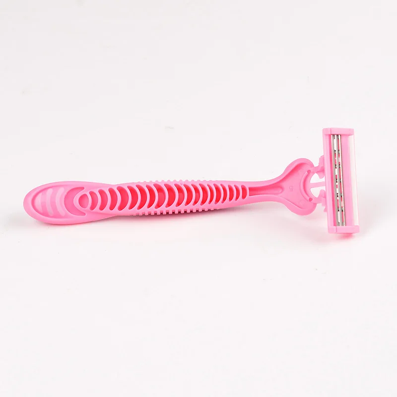 New arrival triple blade disposable men shaving razor With plastic rubber handle