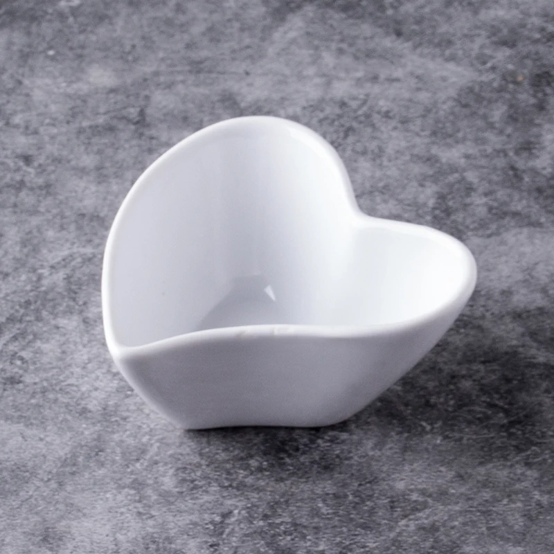 High quality home/restaurant/hotel table porcelain heart shaped bowls white dishes black ceramic heart shaped plates