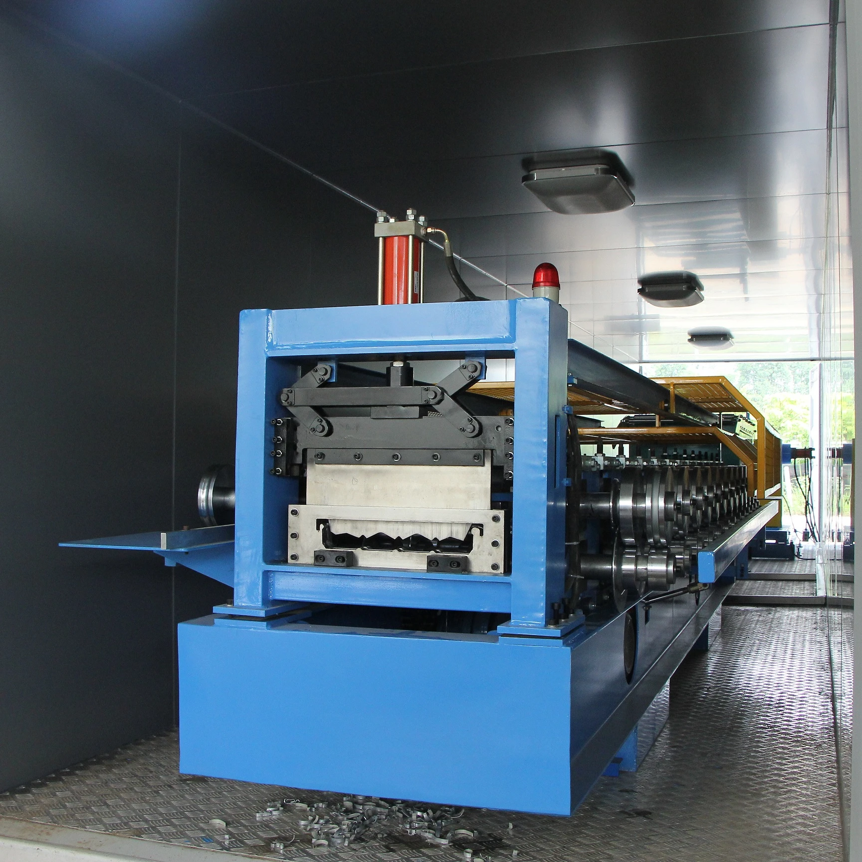 portable standing seam roof panel forming machine