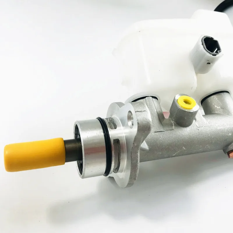 Brake master cylinder pump for toyota prado 47201-0K040