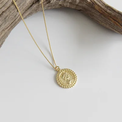 
Vintage Minimalist Gold Elizabe Coin Chocker Necklace Medallion Disk Polished Gold Filled Coin Necklace Personalized Jewelry 