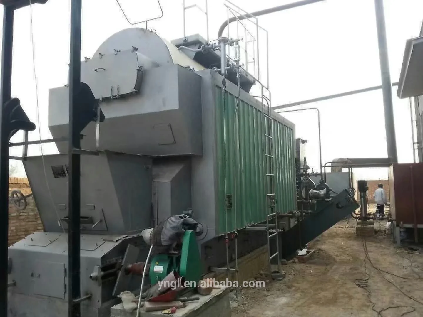 Horizontal automatic fuel feeding hot water heater coal fired hot water boiler