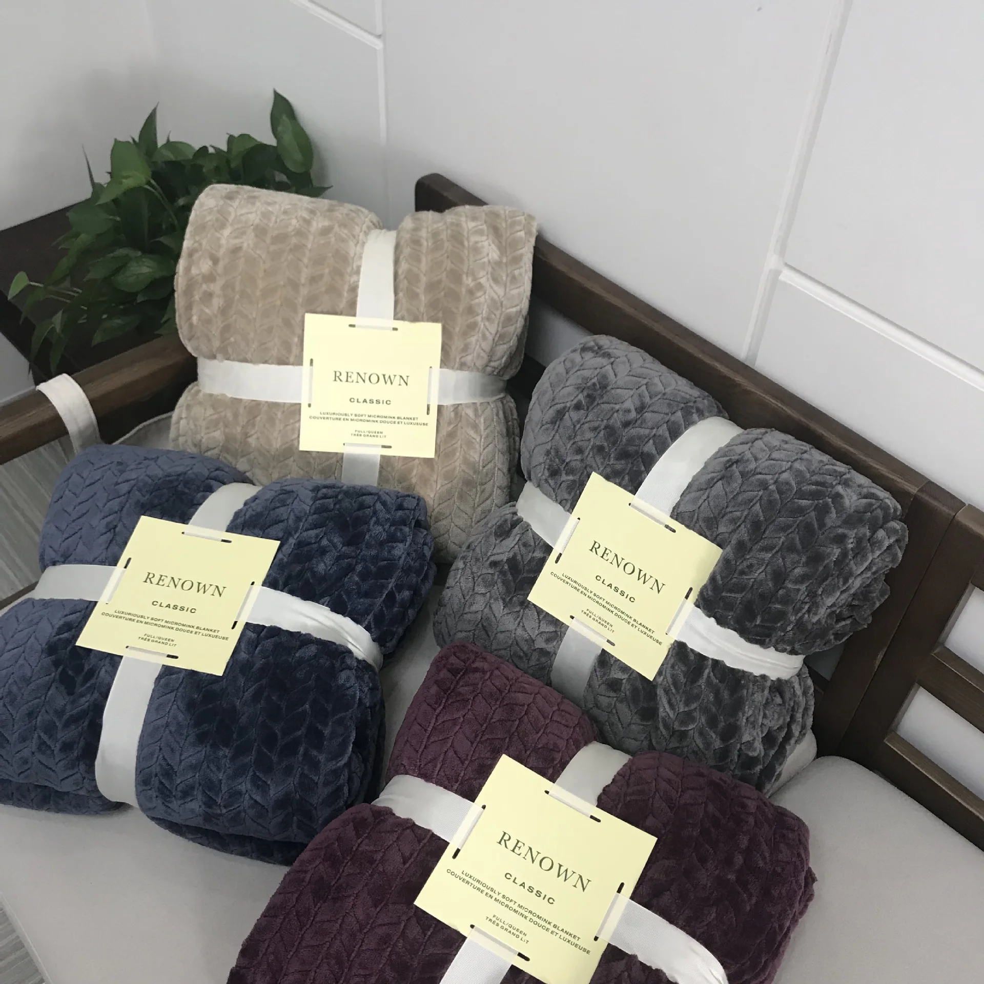 China factory wholesale custom super soft plaid flannel blanket coral fleece blanket