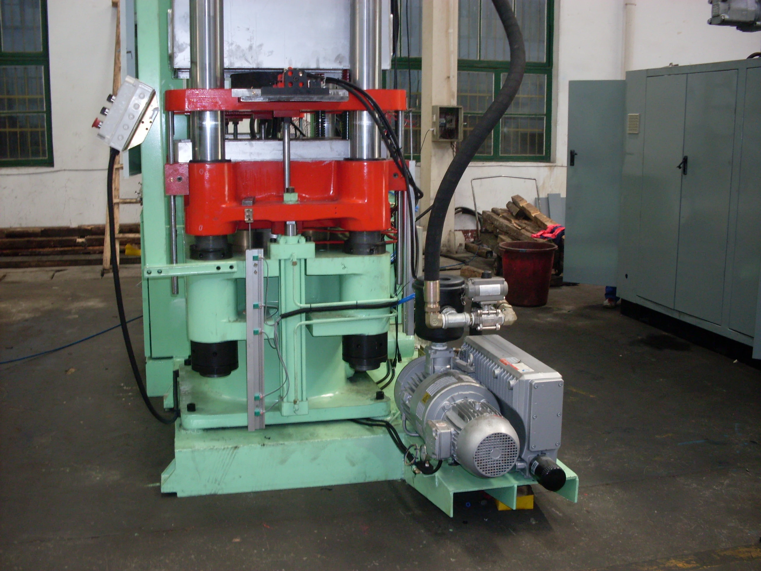 Vacuum vulcanizing press molding machine 200 ton HYL-200V rubber machine high quality rubber compression machine