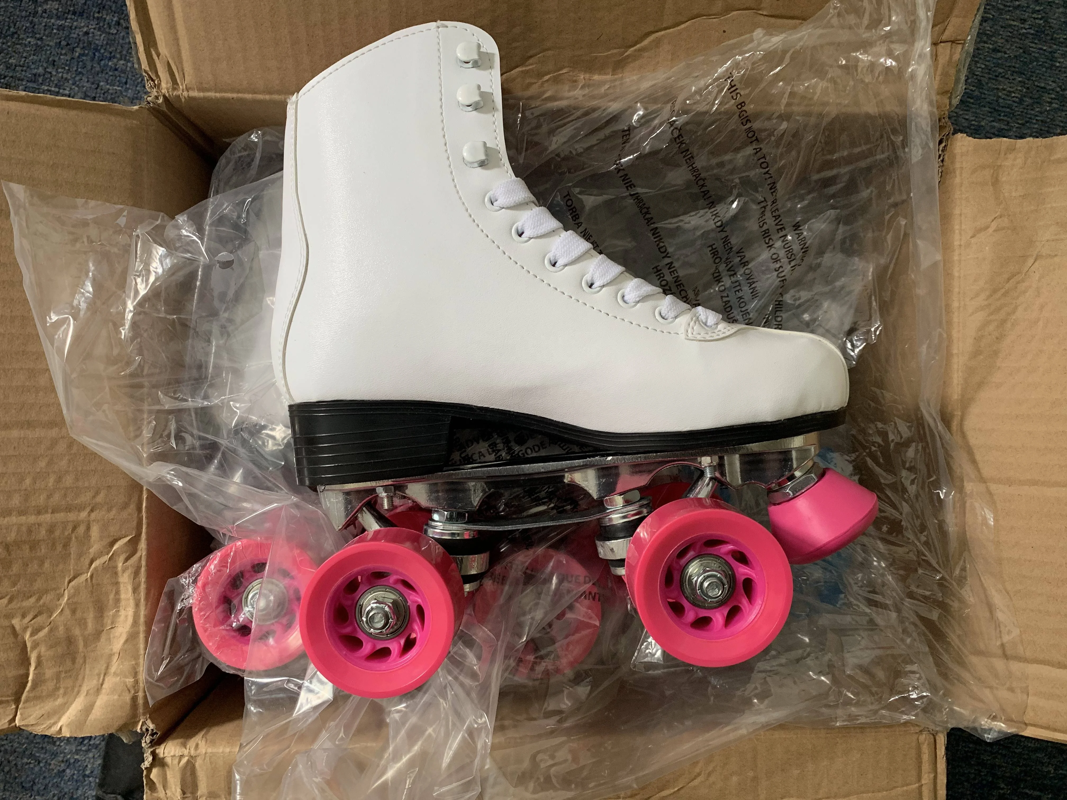 Logo Custom Synthetic leather rink skating patines high bounce PU wheel quad roller skates shoes for kids, teenagers, adults