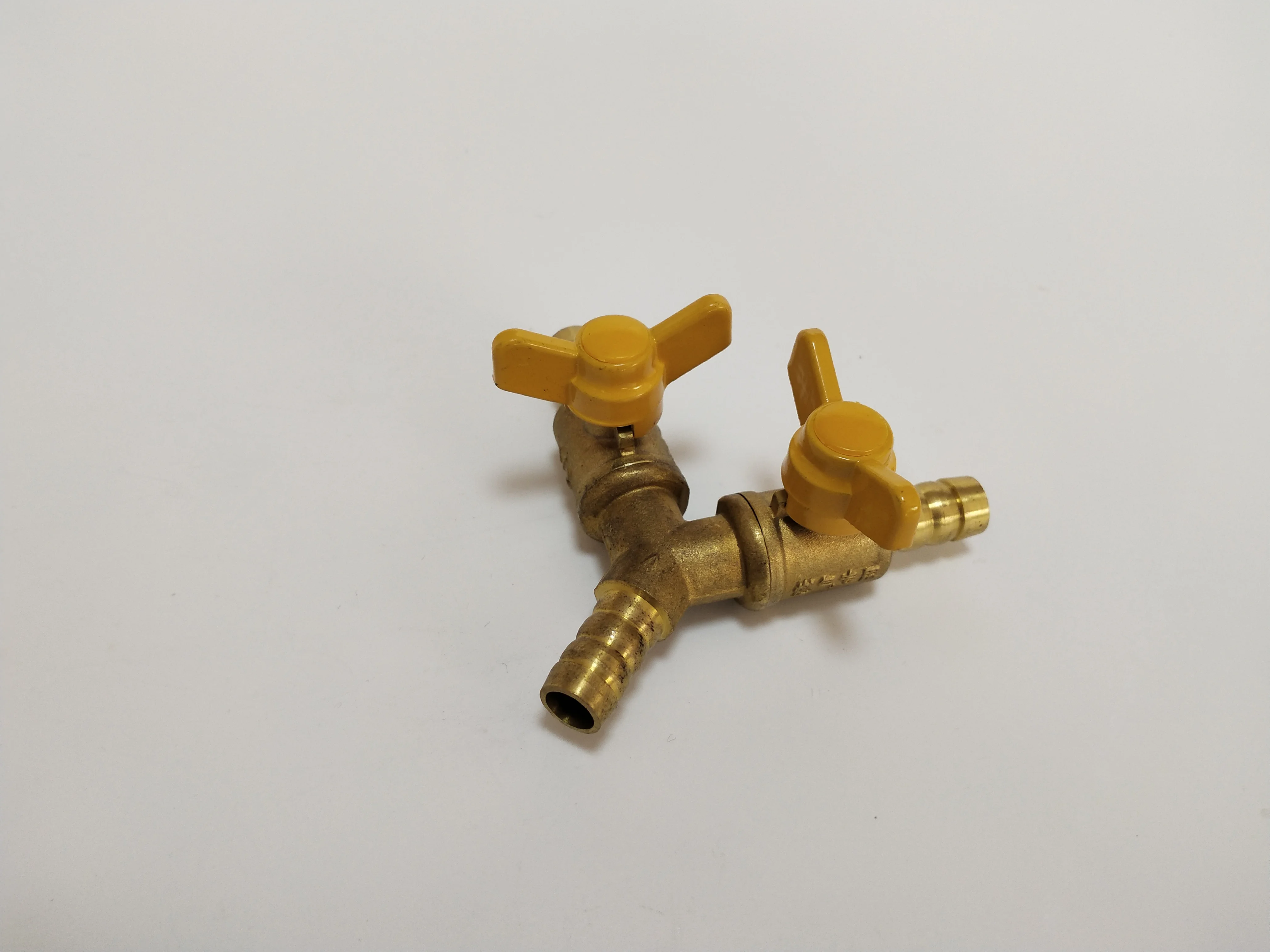 Y-образная Тройная пагода резьба латунный газовый клапан с ручкой-бабочкой