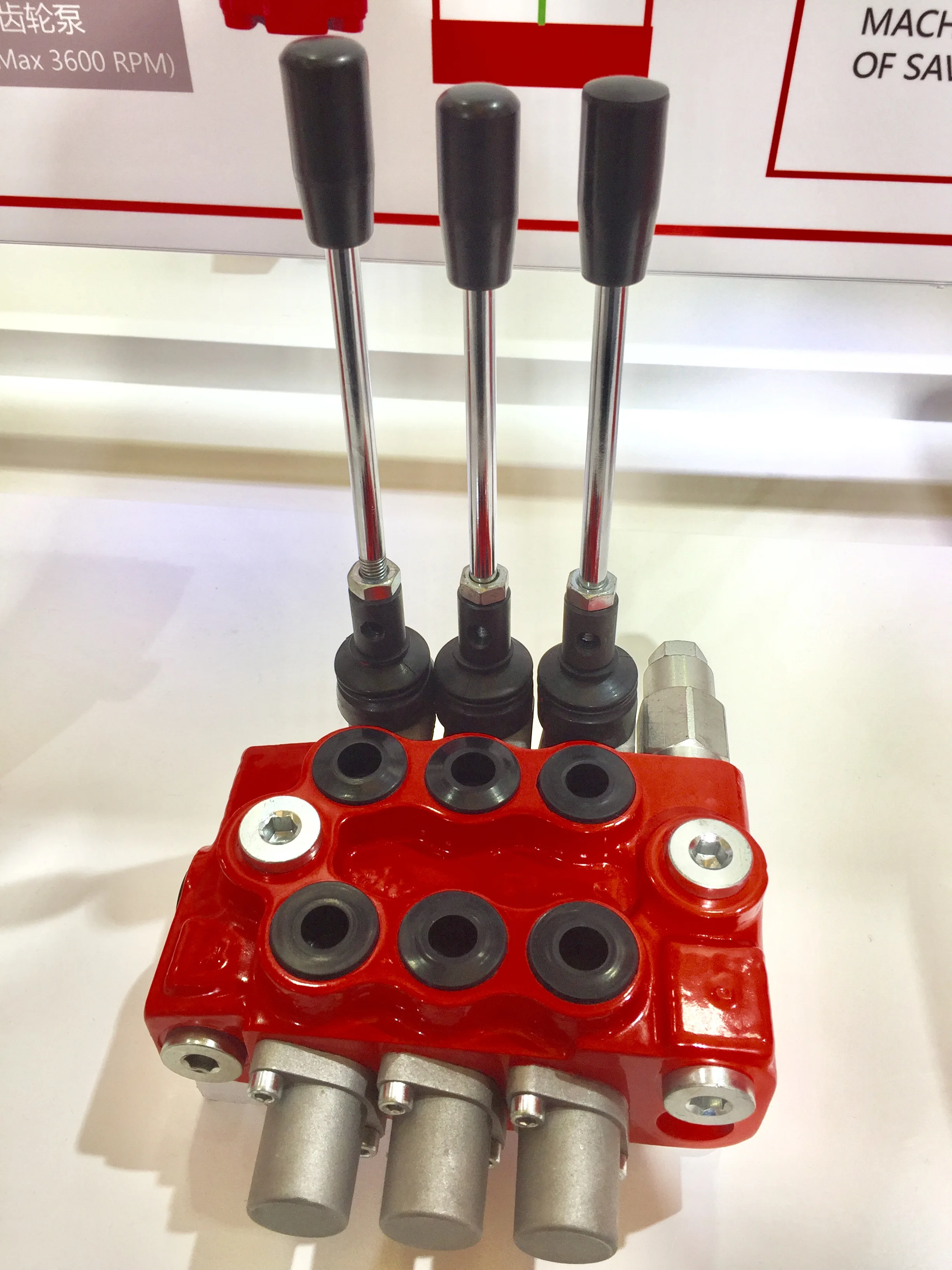 Iron Double Spool Monoblock Hydraulic Directional Control Valve with Joystick