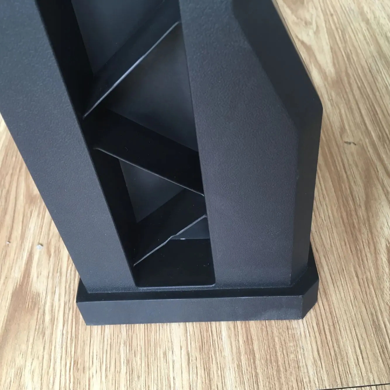 Plastic heavy duty  Clamping Sawhorse Pair with Bar Clamps, Built-in Shelf and Cord Hooks