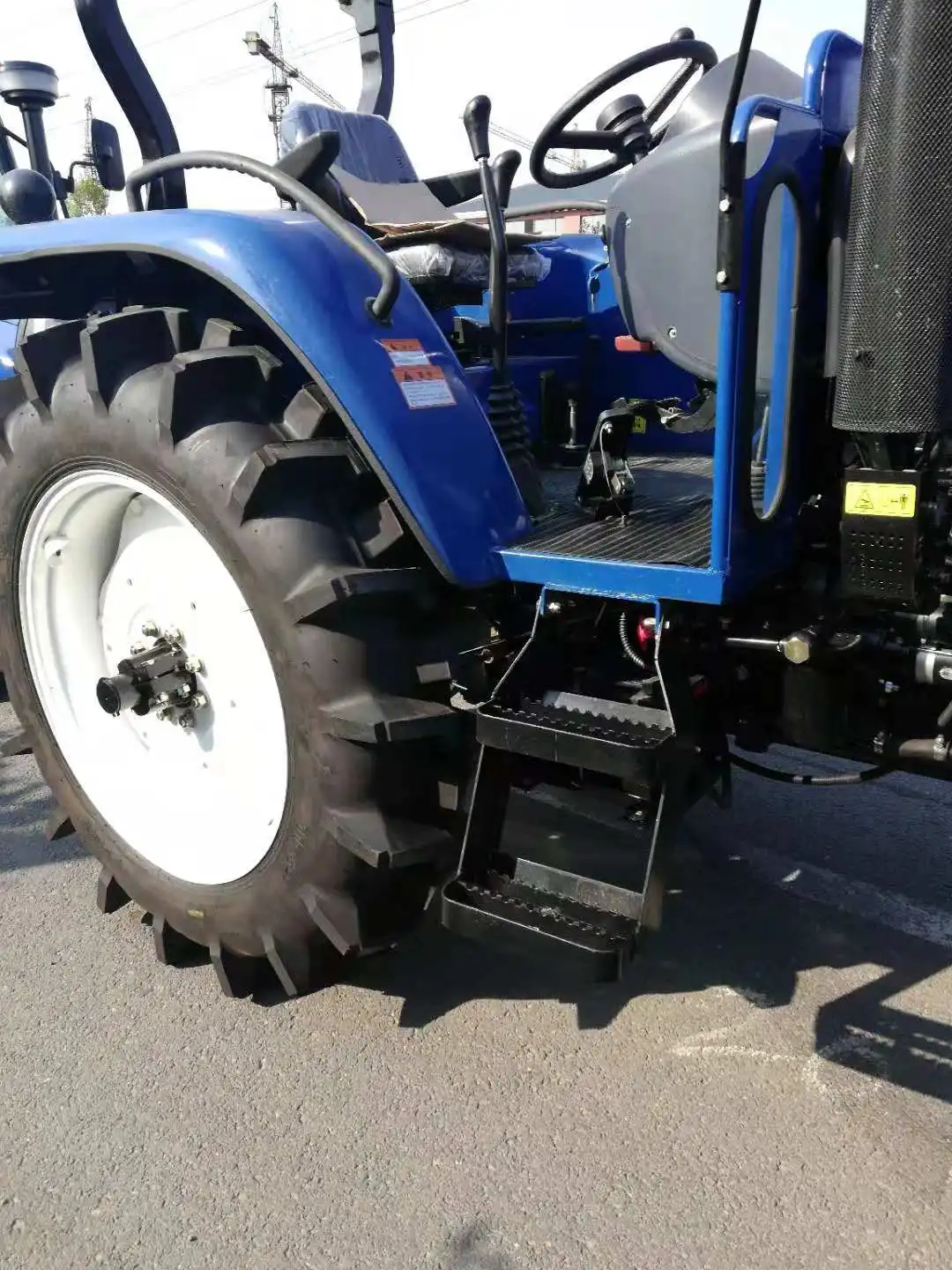 80power4w wheeled agricultural tractor