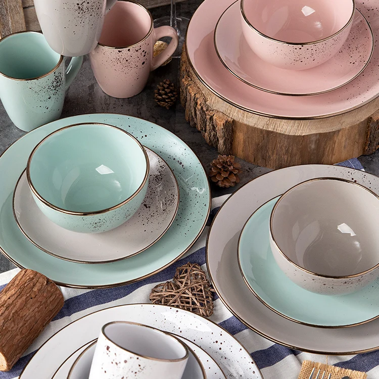 Happy Go  Qingdao Ceramic 16pcs round shape luxury dinner set dinnerware with gold rim and little Spray point