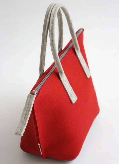 
Felt minimalist office tote bag with zipper, perfect for shopping and casual wear 