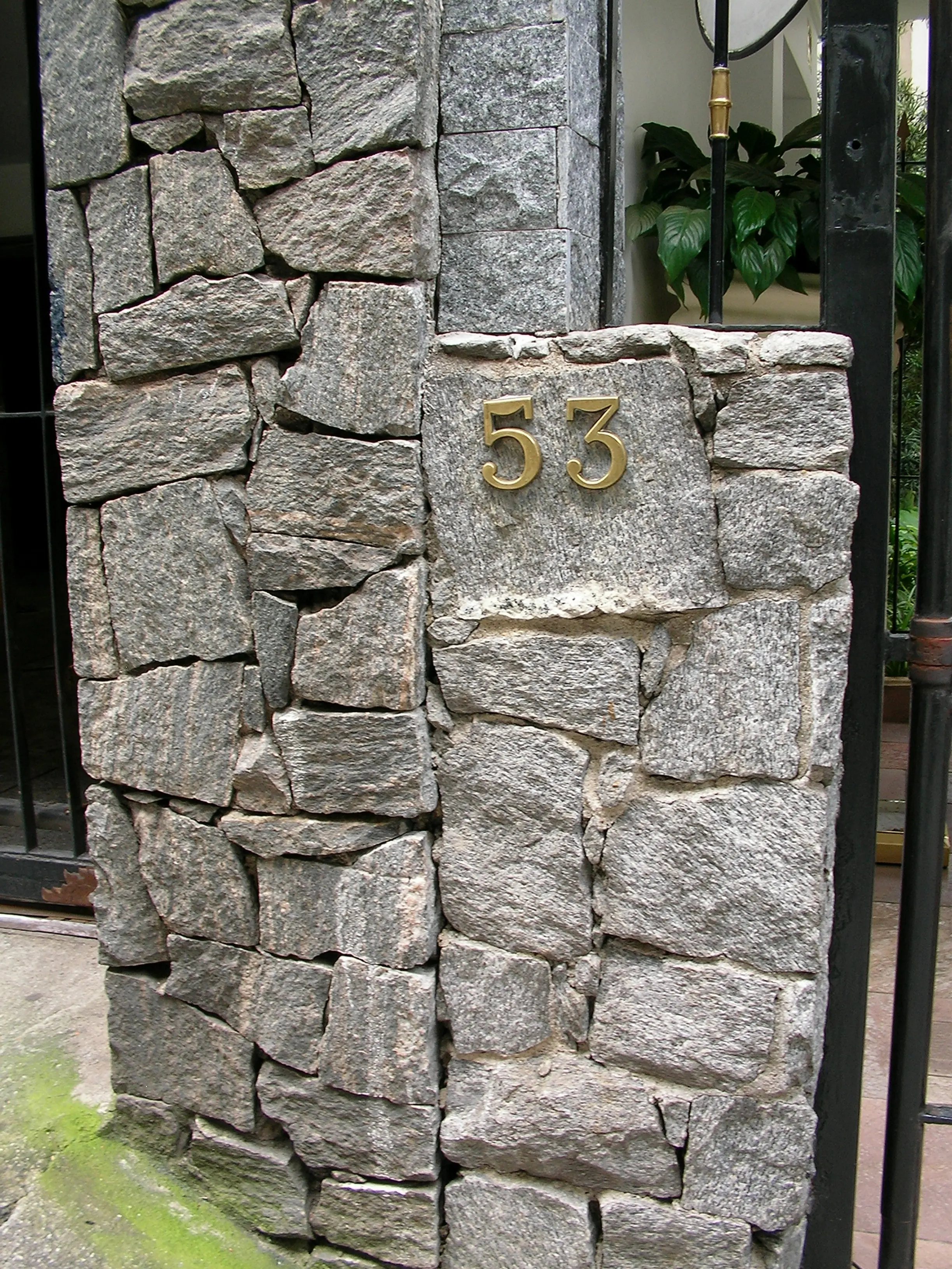 Black random sizes stone outdoor decorative wall tile for garden culture stone