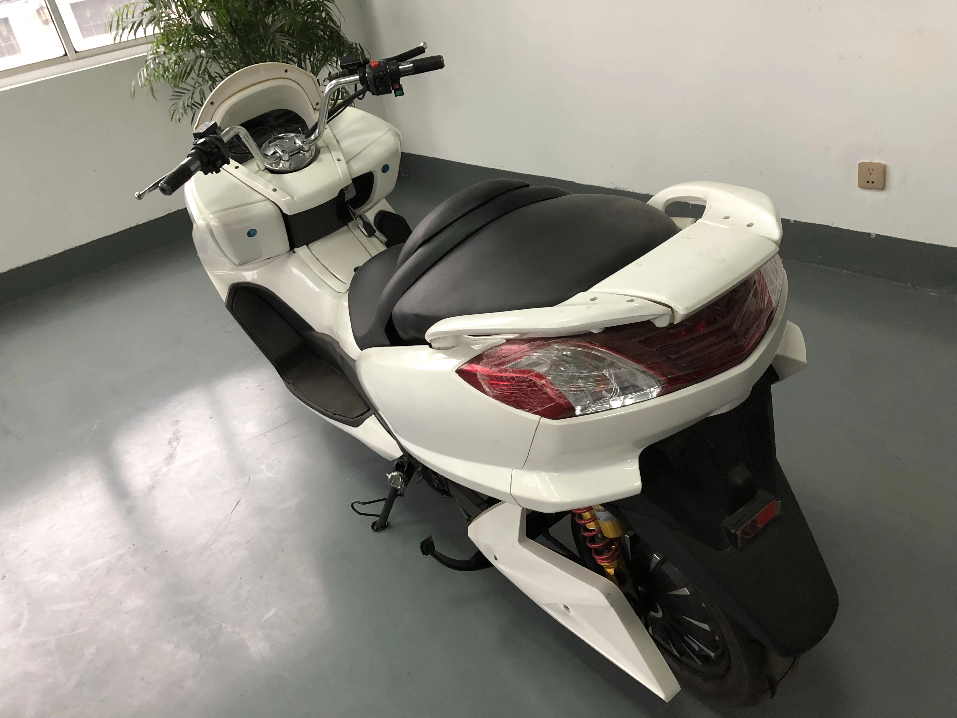 New Cool Electric T3 Maxi Scooter for Adults for Sale