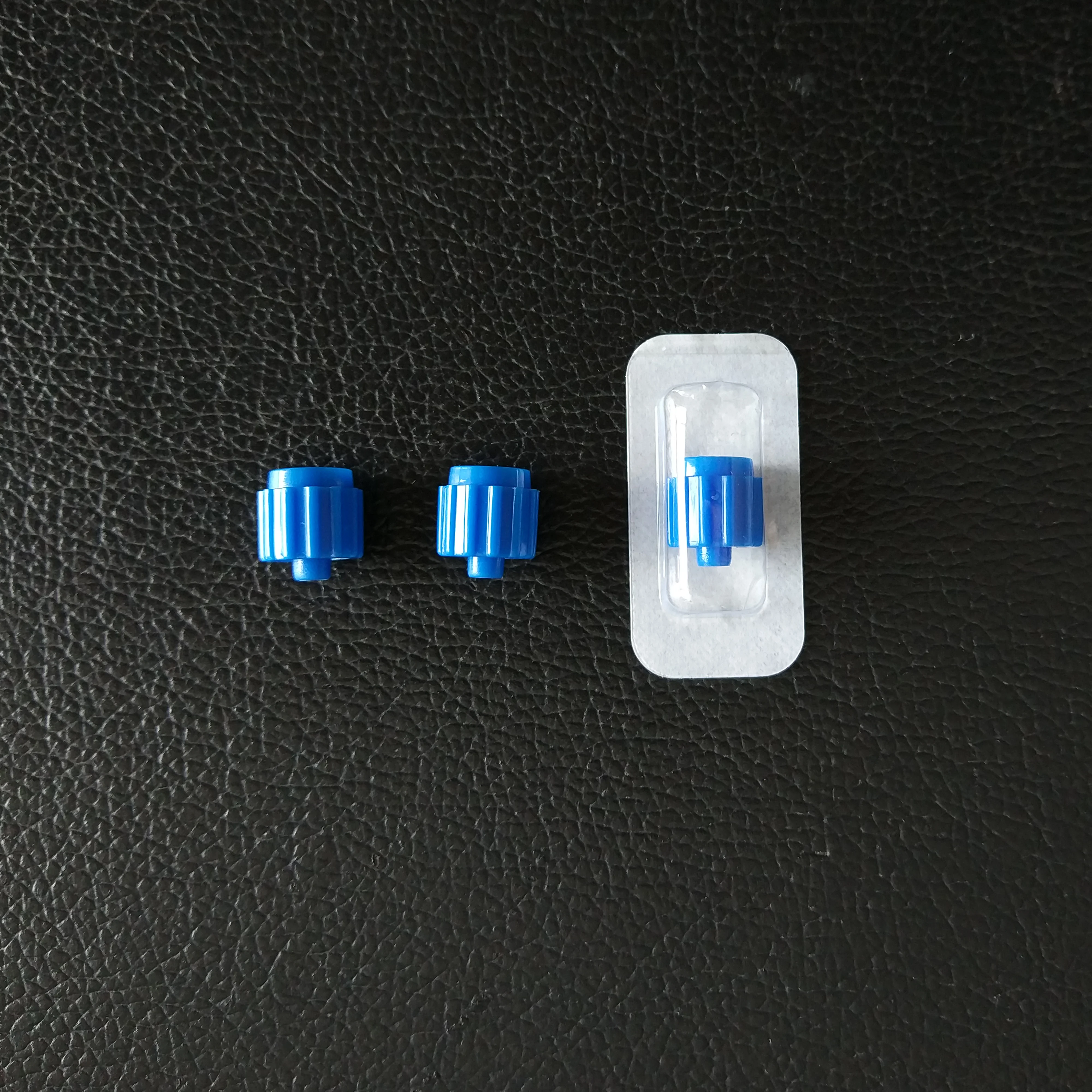 
White Blue Red Medical Female Connect Screw Cap 