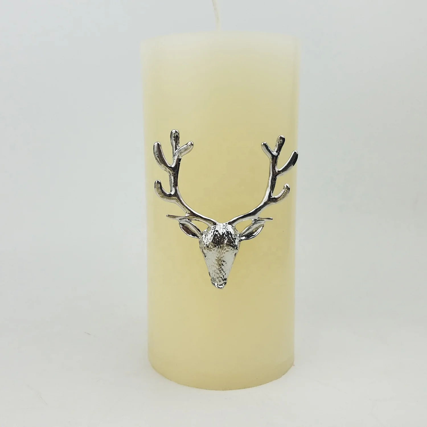 Дизайнерские свечи в виде головы оленя для романтической даты