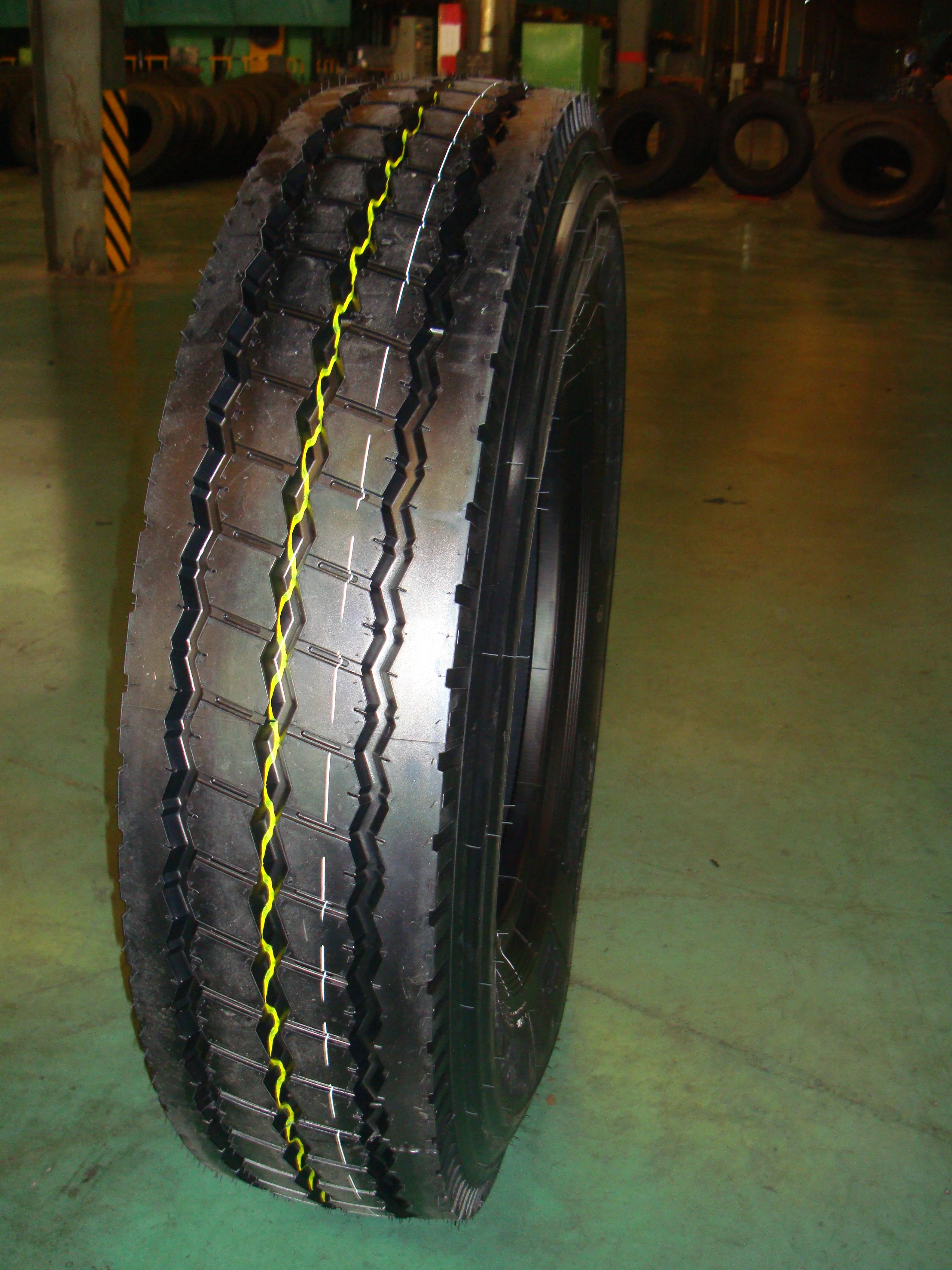 Radial TBR  13R22.5    9.5R17.5 truck tubeless TBR truck tire