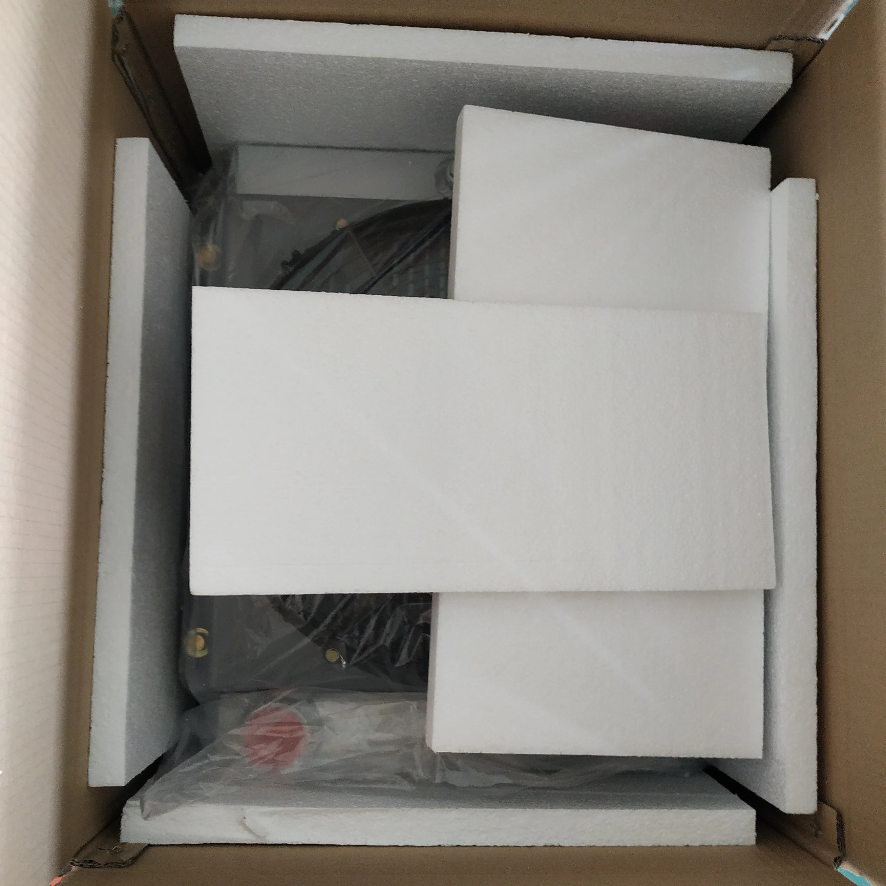 Train hydraulic radiator