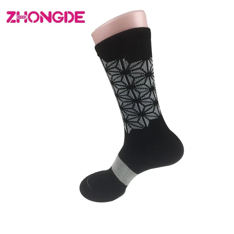 Breathable hot sale tan mens thin white ankle sport socks new design custom pattern boys long athletic crew socks