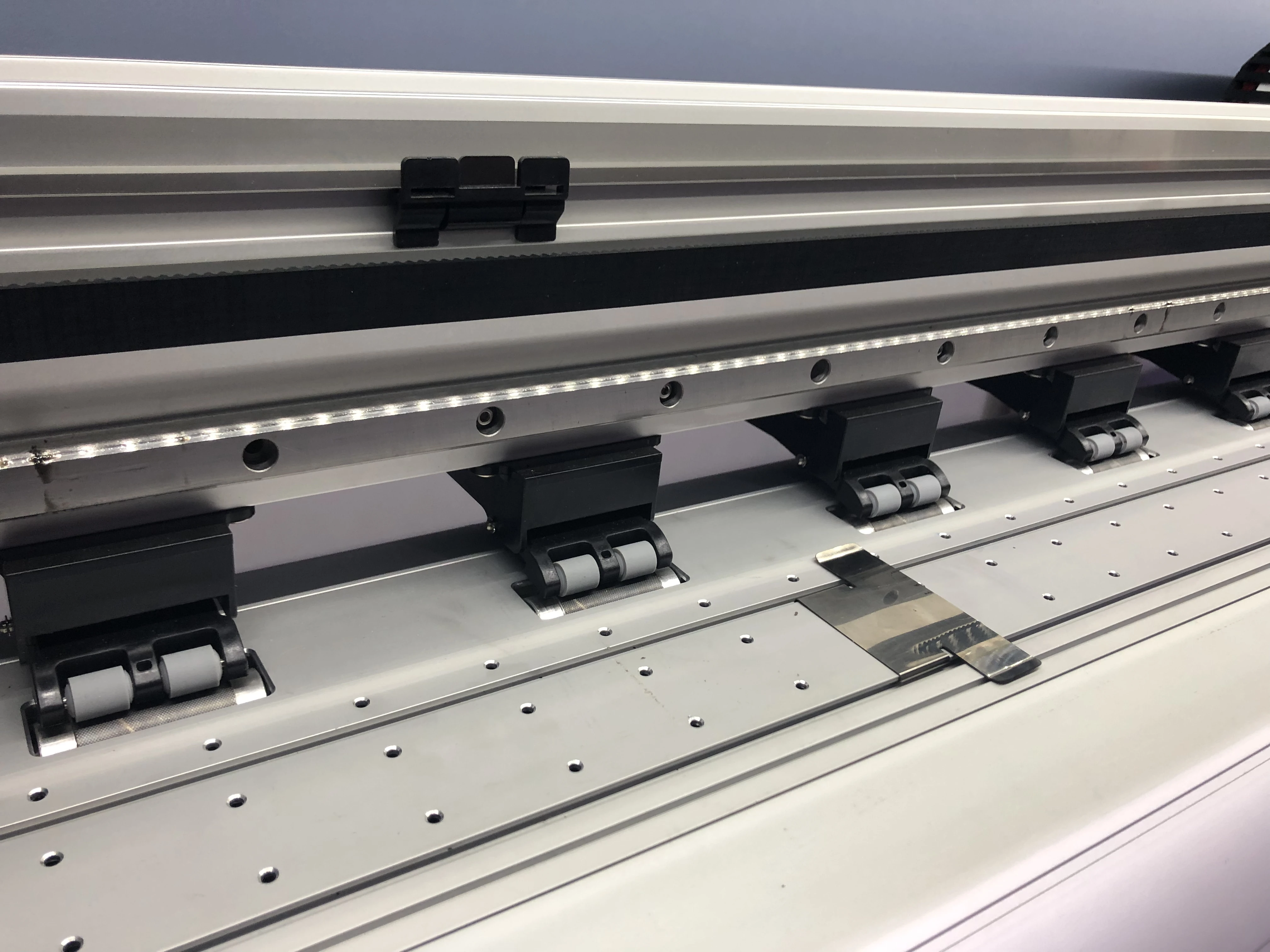 1.3/1.6/1.8/2.5/3.2m 1/2 heads DX5/DX7/XP600 flex banner rolls eco printer plotter in China