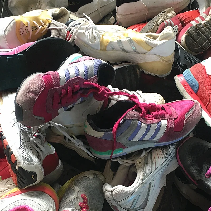 Wholesale selling lots of used shoes good quality used shoes zambia in bales