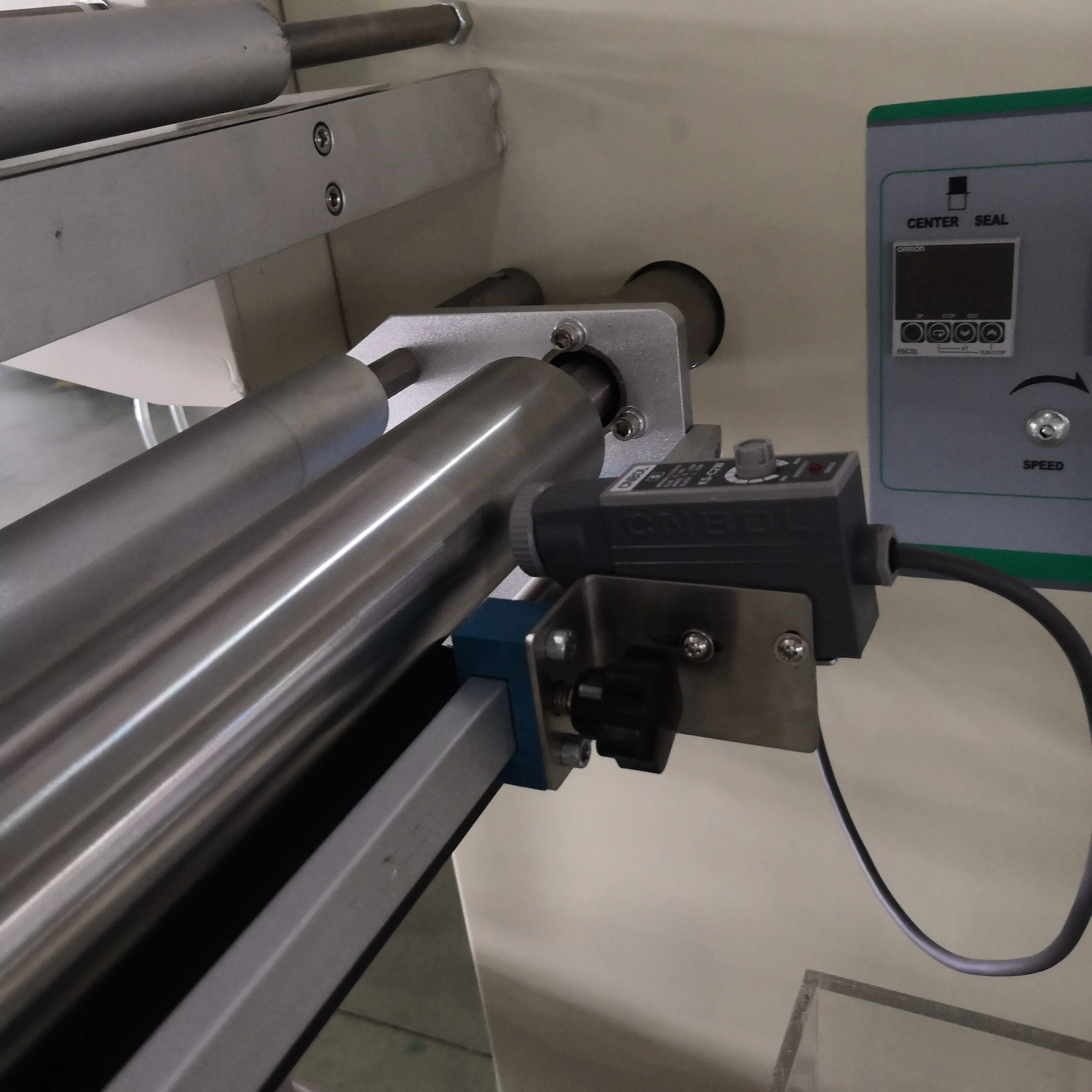 Автоматическая машина для упаковки салфеток