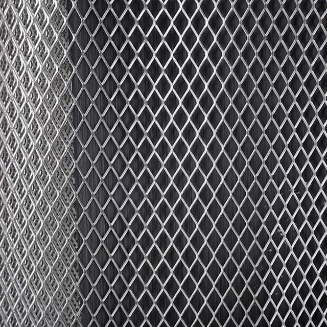 Горячая окунутая Металл оцинкованная для рабицы с переменным размером