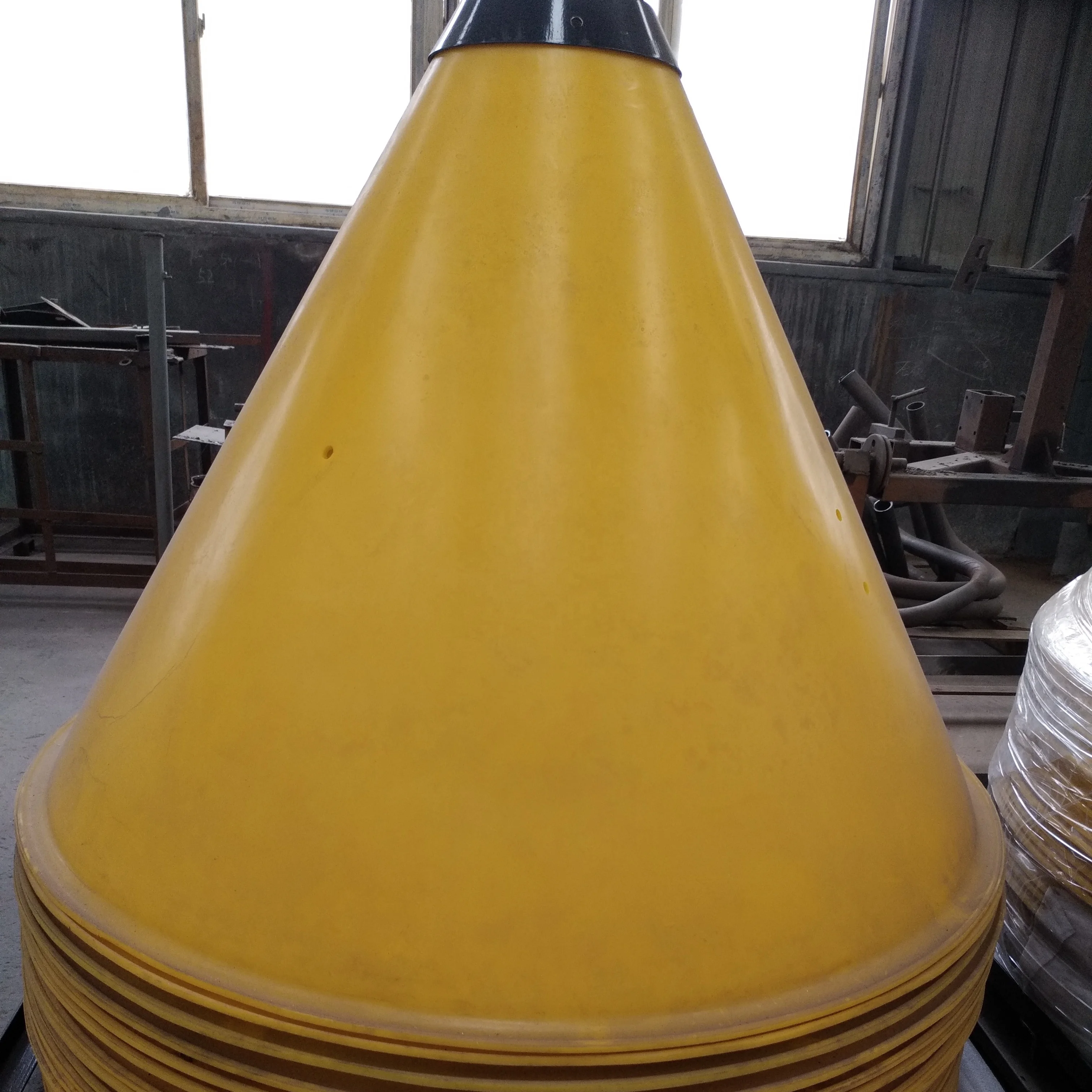 easy to adjust and better control fertilizer spreader