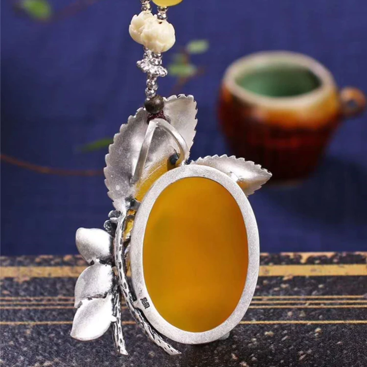 
Kalimantan agilawood beads necklace Thai silver natural canary stone pendant necklace new model necklace 