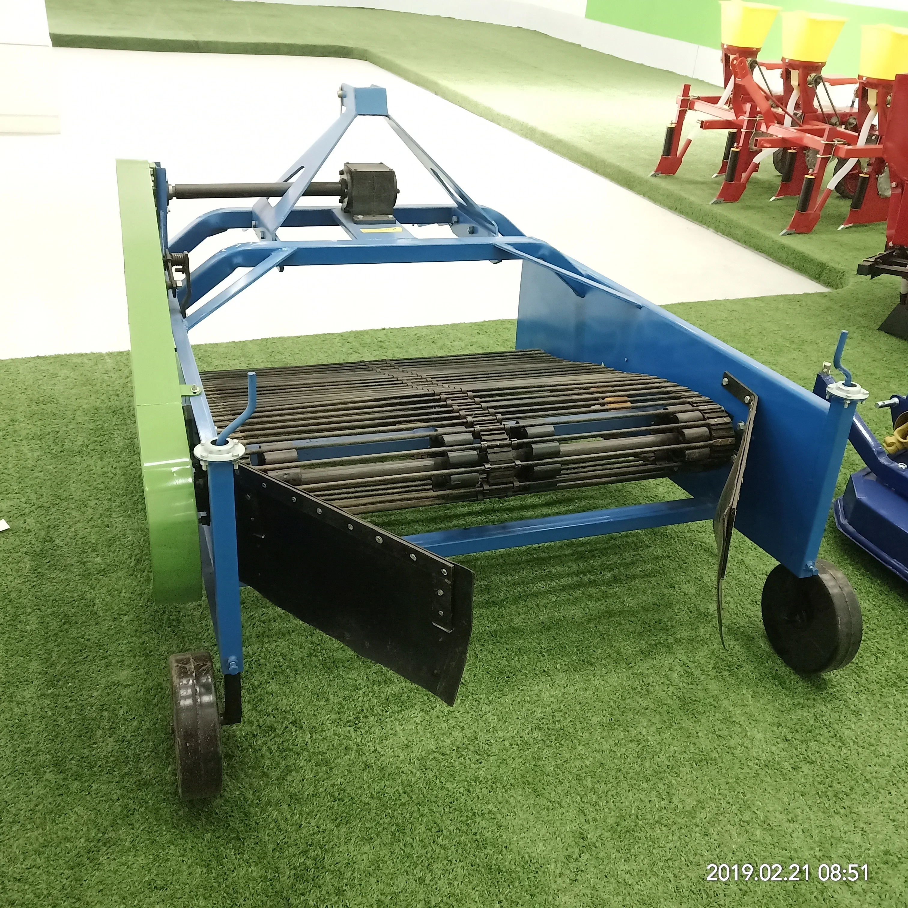 new 22-80hp single row 3 point potato harvester with walking tractor