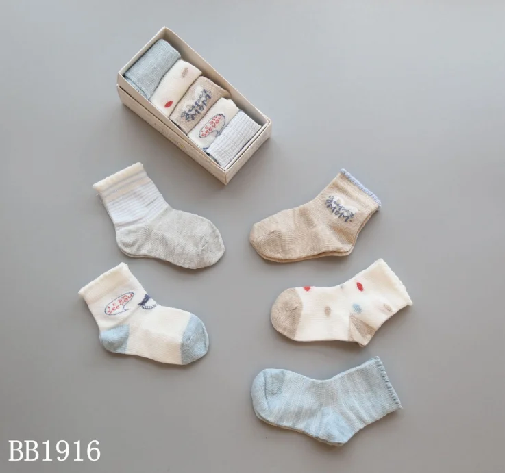 Baby winter cushion cartoon printed anti-slip socks with gift box