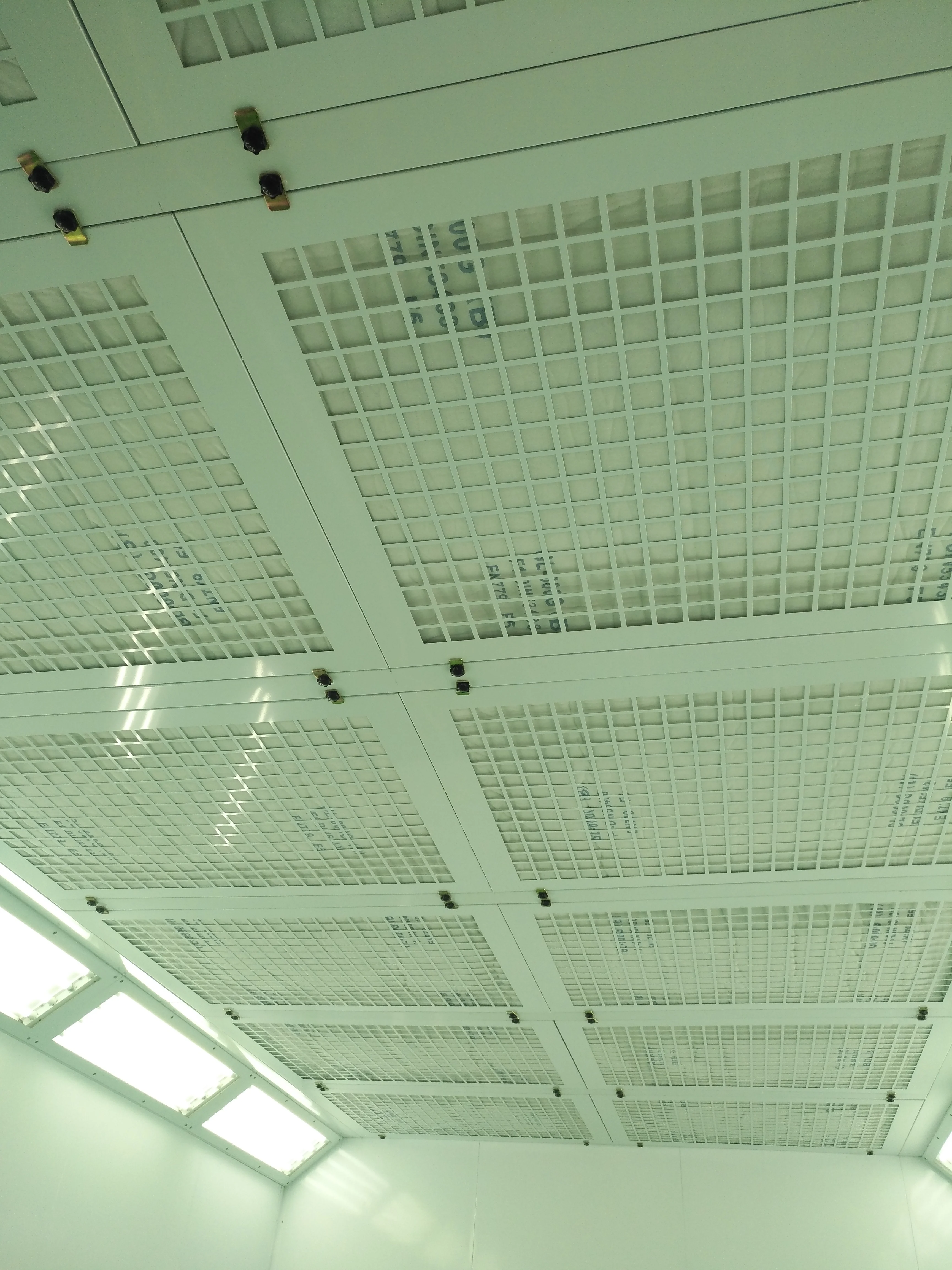 Rock wool insulation spray cabin for car repair