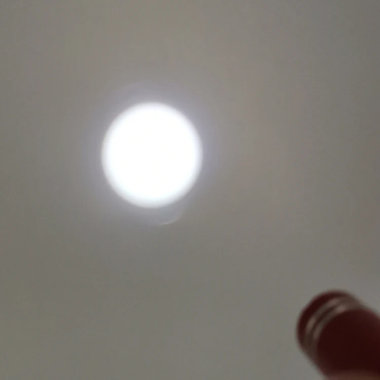 Japanese popular cheap LED Torch light bright zoomable focus mini flashlight