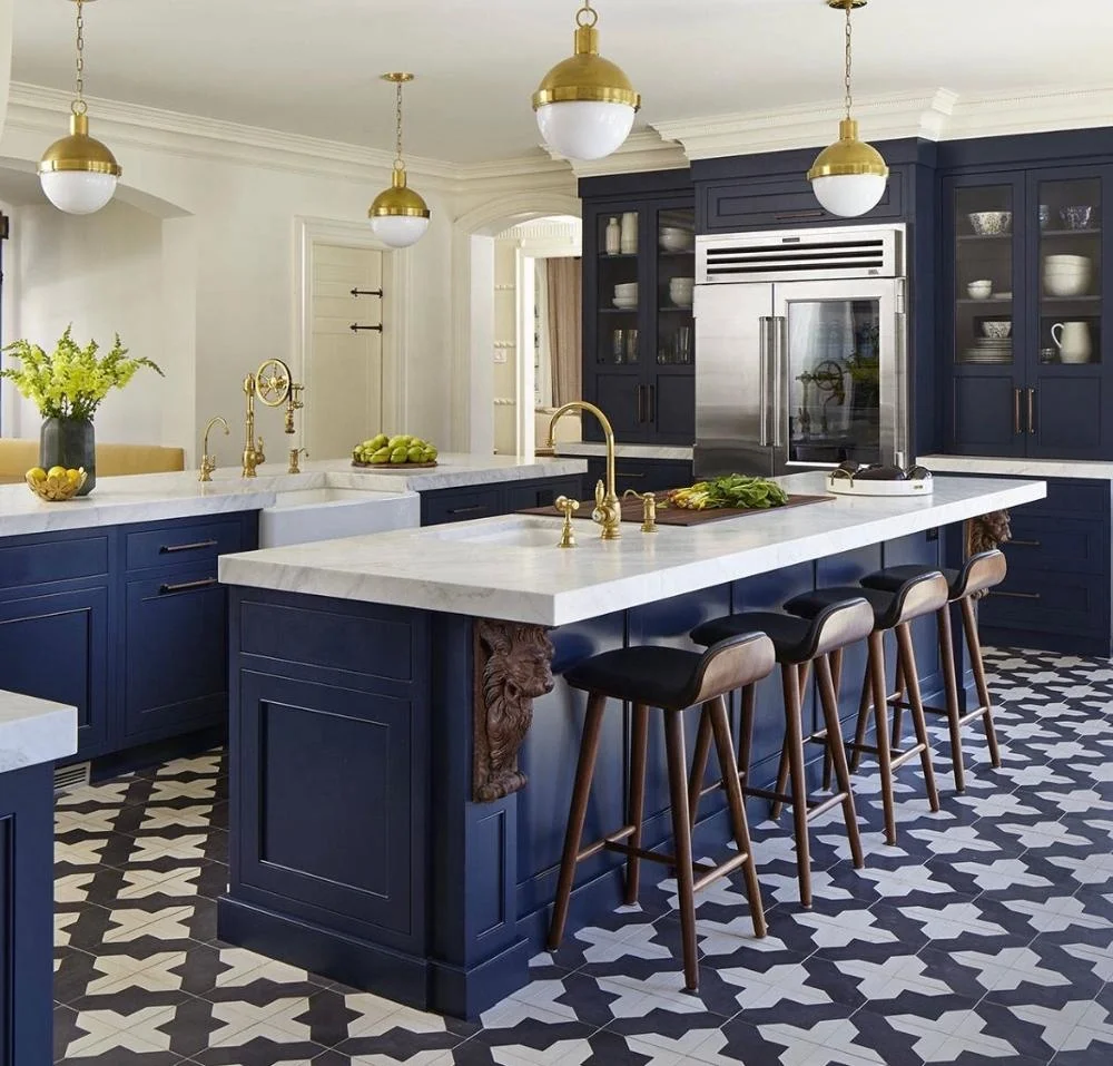 Северная Америка, твердая древесина, темно-синие фермерские кухонные шкафы