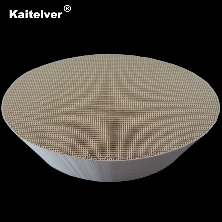 Ceramic substrate monolith catalyst carrier for vehicle catalyst convertor