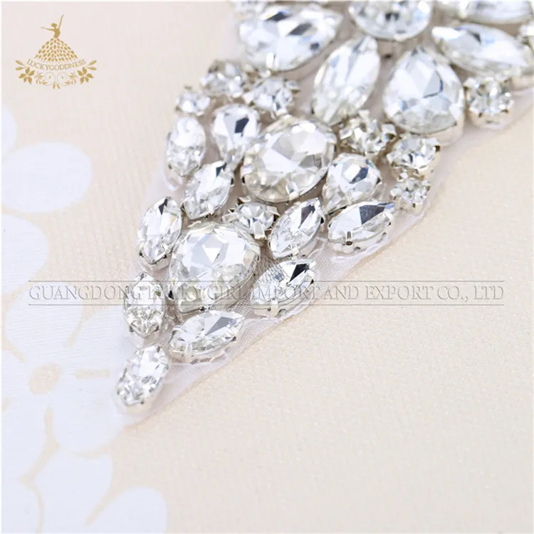 Аппликация из хрустального горного хрусталя для свадебного пояса