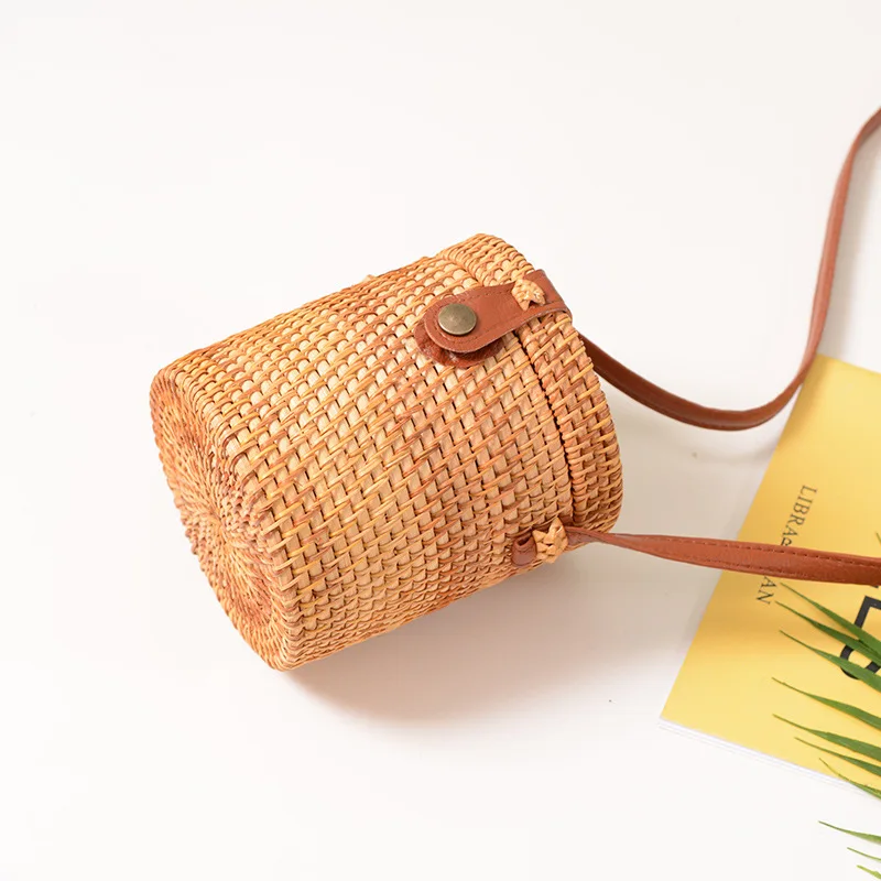 Newest styles popular bucket shape straw rattan handmade shoulder cross-body  summer beach mini braided leather buckle bag