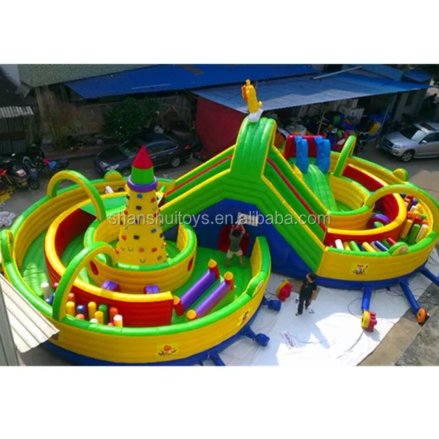 Customized 8 Shape Inflatable race track/Sports challenge Obstacle Course/Outdoor bounce castle inflatable Playground