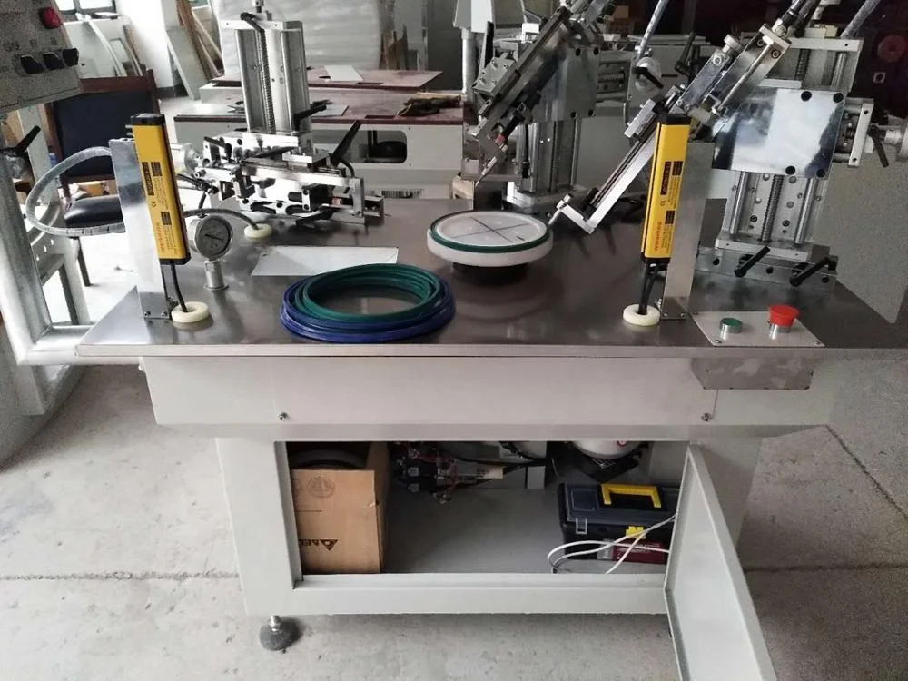 Automatic oil seal and O ring trimming machine