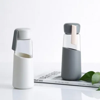 2020 Hot sale Borosilicate Glass Water Bottle with Silicone Sleeve