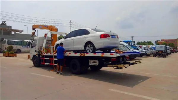 6 Ton Tow Truck/Wrecker Truck/ Flatbed Towing Truck with Crane Cheap and Best