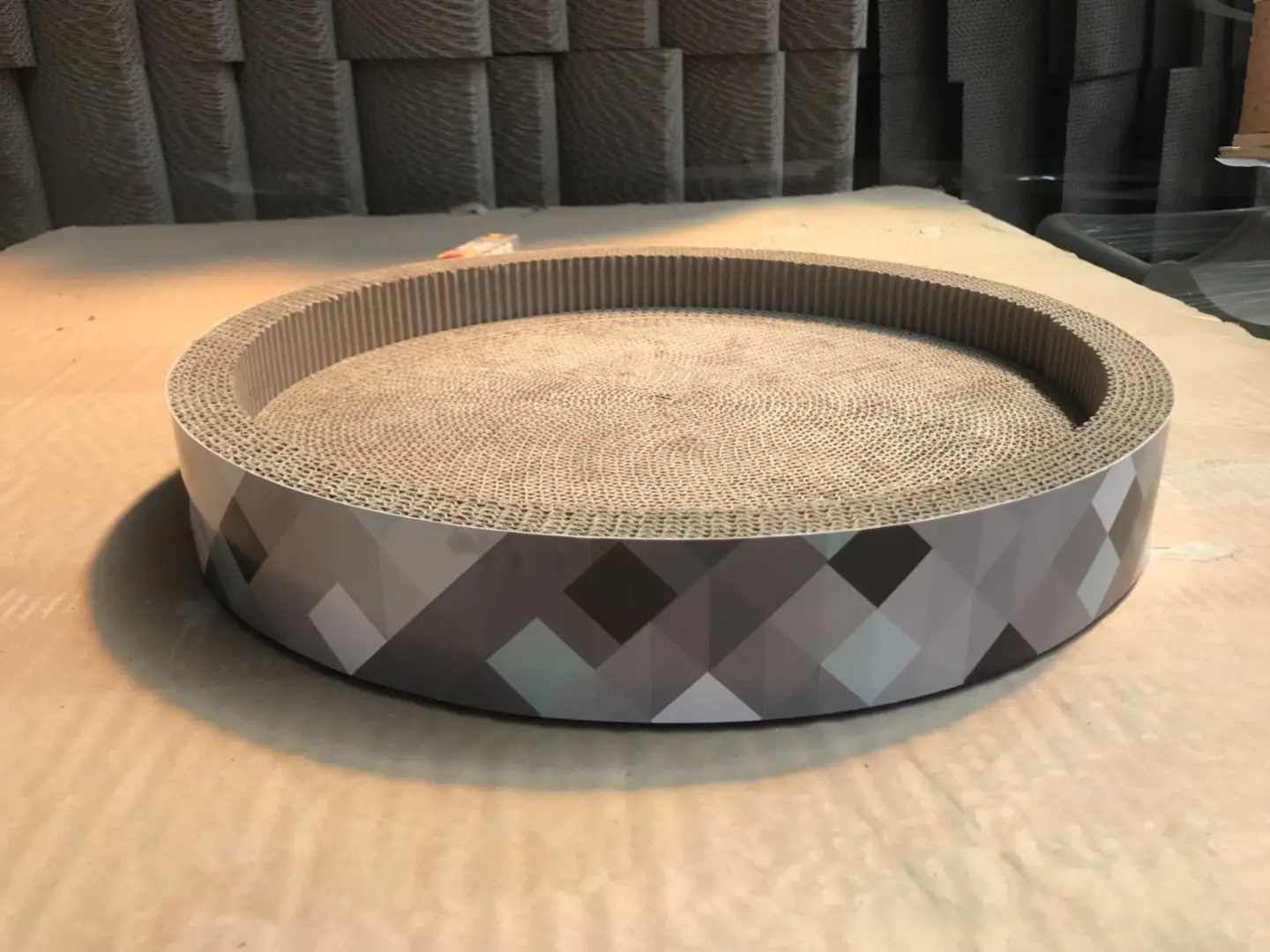 OEM and ODM China Wood Pile Shape Pet Cat Cardboard Scratcher Lounge