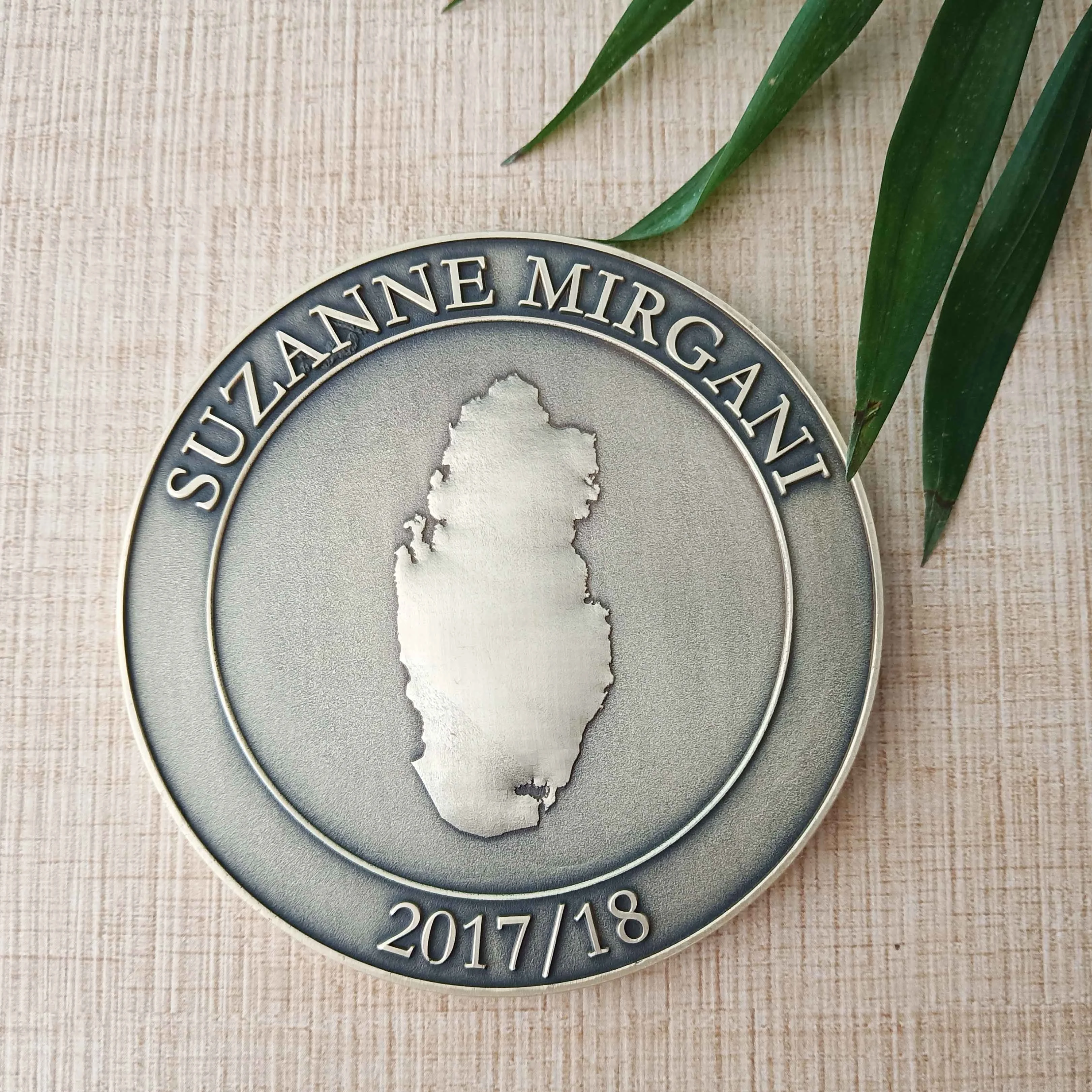 Cheap custom wholesale engravable blanks metal coins making machine