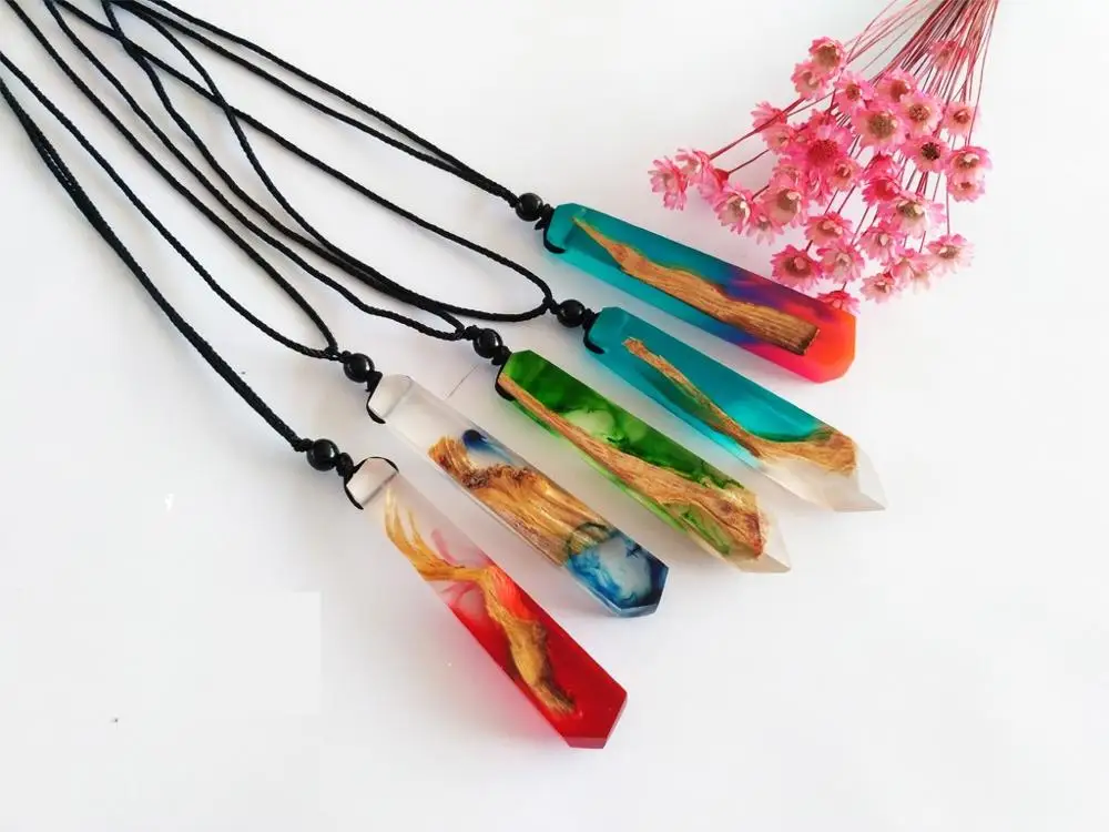 2019 Wooden ocean handmade resin wooden pendant sweater chain neck chain necklace for men and women creative new glue drops