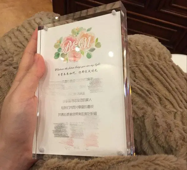 Good quality cheap acrylic picture frame customized with magnet