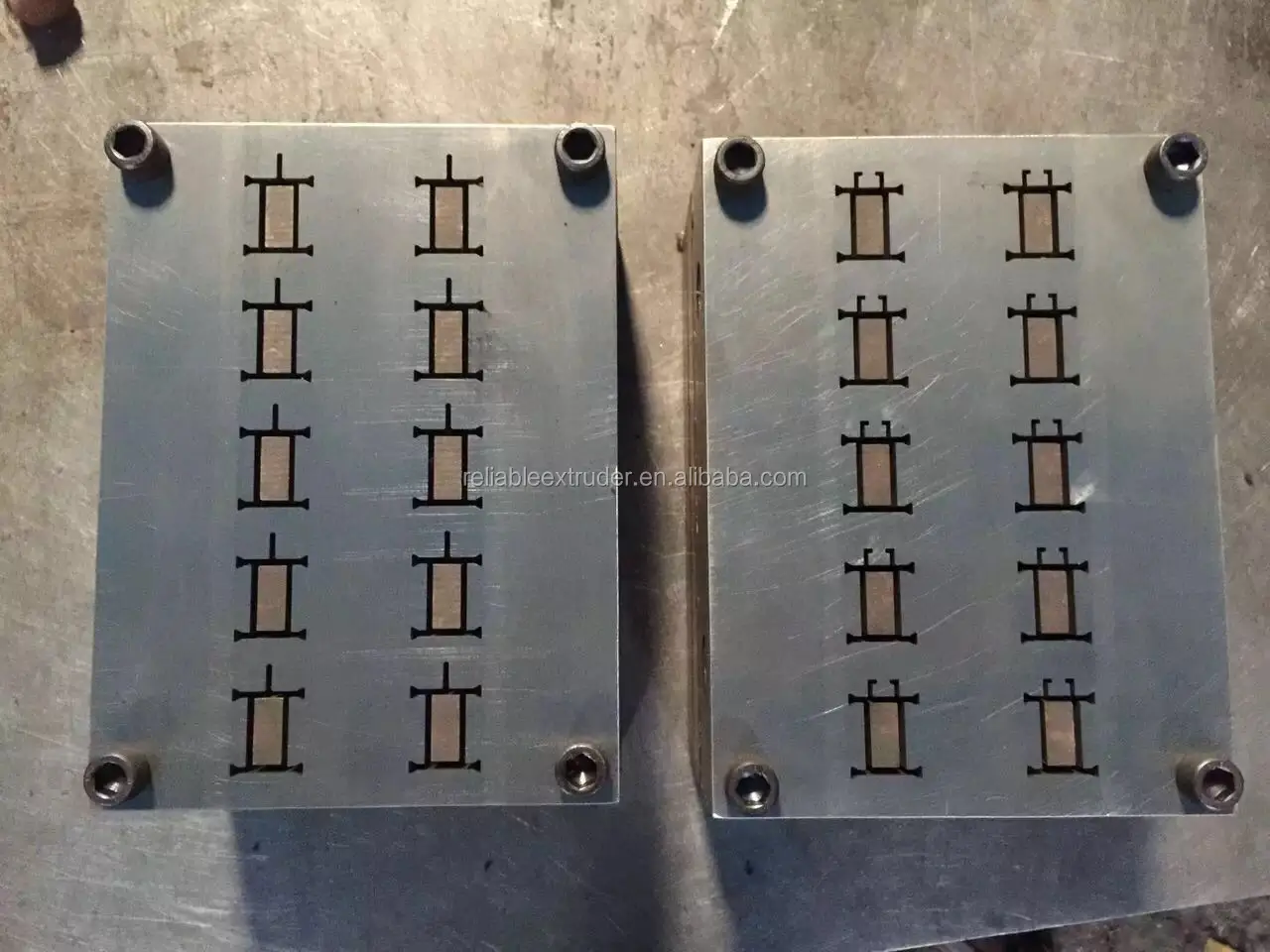 Mold Used in Heat Breaking Strip Extruder