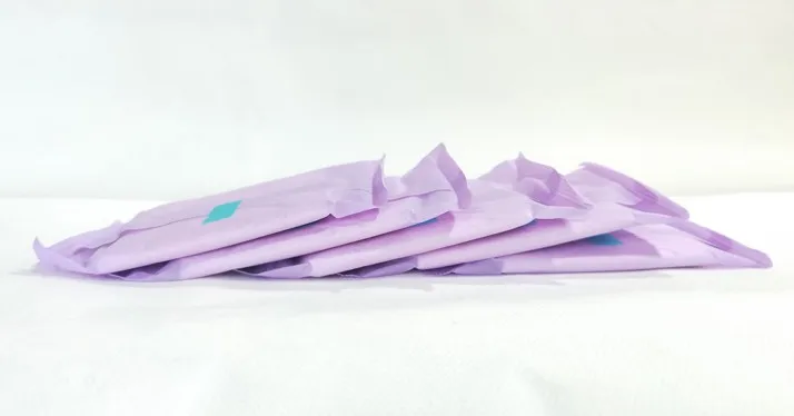 cheap Negative ion sanitary napkins with wings factory wholesale charcoal sanitary napkin