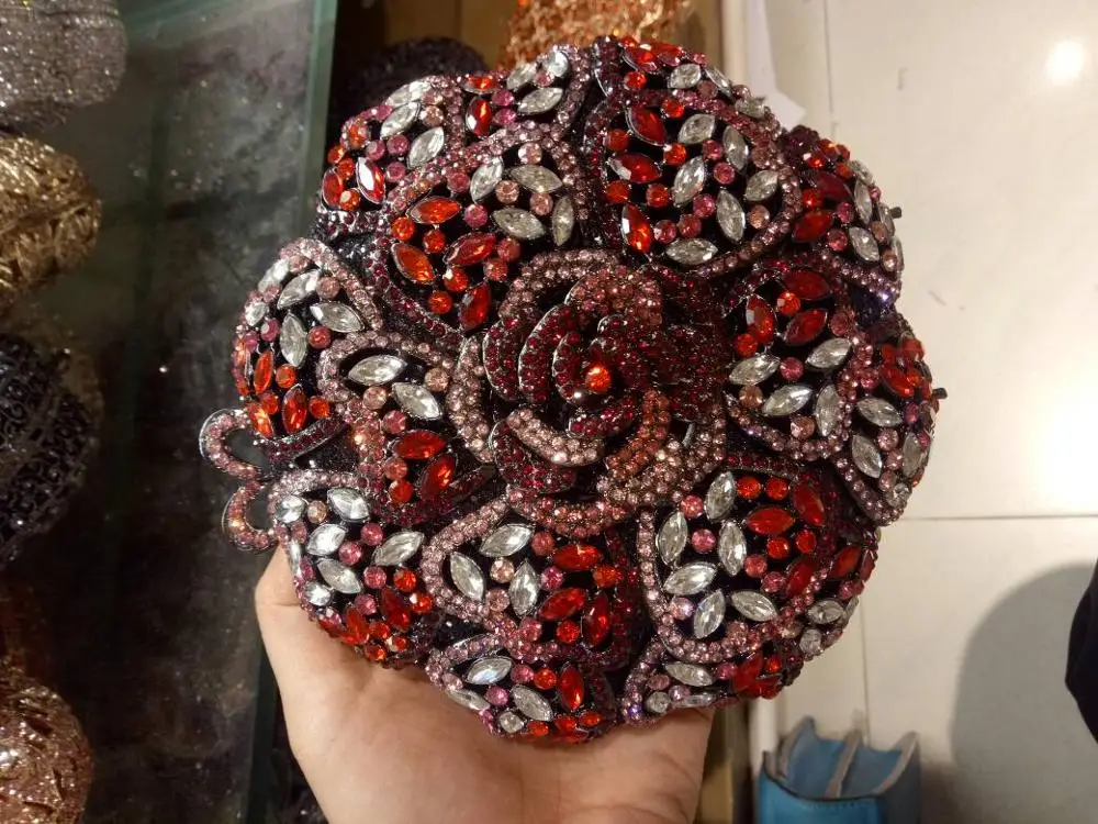 Вечерняя сумка из натуральной кожи с кристаллами Королевского синего цвета DB595